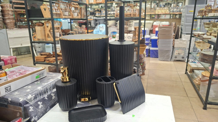 سرویس دستشویی پدالی و غیر پدالی(درب باد بزنی)برند همارا